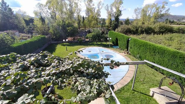 Foto 2 de Chalet en venta en Verín de 6 habitaciones con terraza y piscina