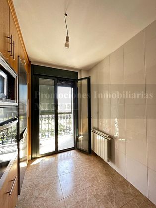 Foto 2 de Pis en venda a Verín de 2 habitacions amb garatge i balcó