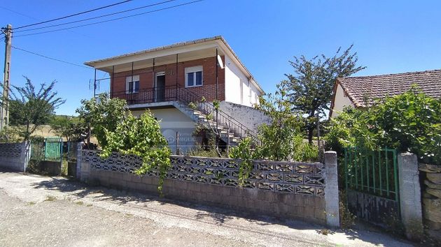 Foto 1 de Chalet en venta en calle Vilardevós de 3 habitaciones con terraza y garaje