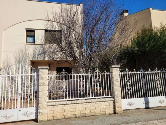 Foto 1 de Casa en lloguer a Villarrapa - Garrapinillos de 5 habitacions amb terrassa i piscina