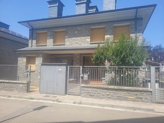 Foto 1 de Casa en venda a calle Galán y García de 4 habitacions amb terrassa i garatge