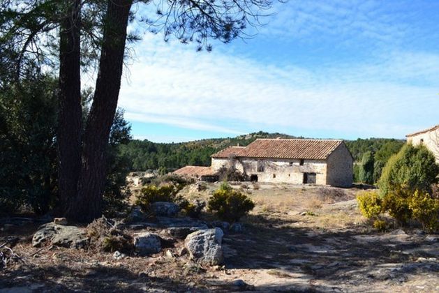 Foto 1 de Casa rural en venda a Rubielos de Mora de 3 habitacions i 400 m²