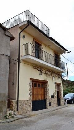 Foto 2 de Venta de casa en Valbona de 5 habitaciones con terraza y garaje