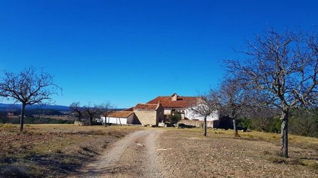 Foto 1 de Casa rural en venda a Mora de Rubielos de 3 habitacions i 400 m²