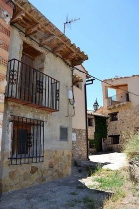 Foto 1 de Casa en venda a barrio Los Cubos de 3 habitacions amb terrassa i balcó