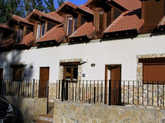 Foto 1 de Casa adossada en venda a Alcalá de la Selva de 3 habitacions amb terrassa i garatge