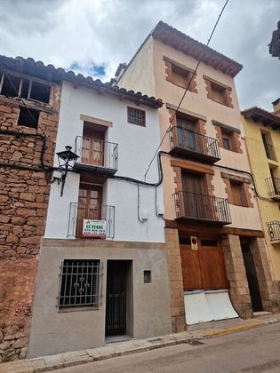 Foto 2 de Casa en venda a avenida San Miguel de 4 habitacions amb terrassa i balcó