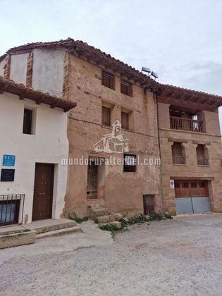 Foto 1 de Casa rural en venda a calle Pedro Esteban de 4 habitacions amb balcó