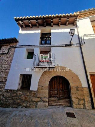 Foto 1 de Casa rural en venta en Fuentes de Rubielos de 6 habitaciones con terraza y balcón