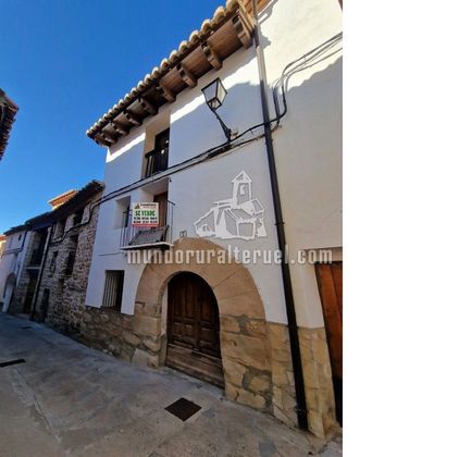 Foto 2 de Casa rural en venda a Fuentes de Rubielos de 6 habitacions amb terrassa i balcó
