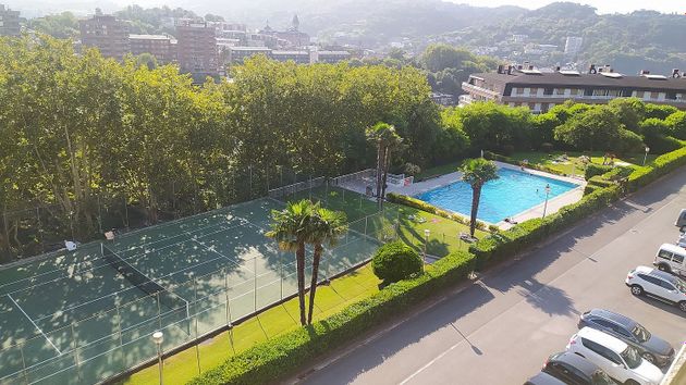 Foto 1 de Dúplex en venda a Aiete de 4 habitacions amb terrassa i piscina