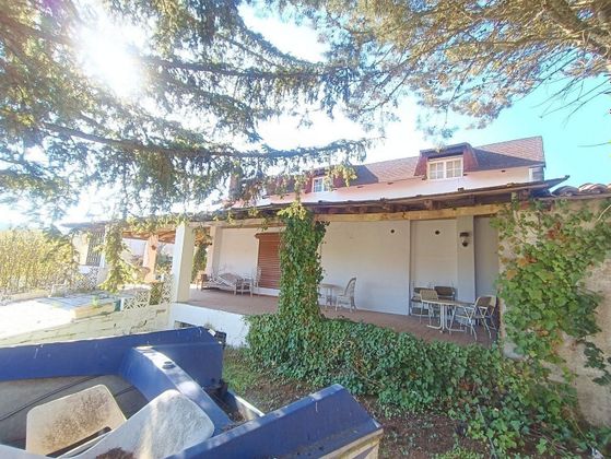Foto 1 de Casa en venda a La Chantría - La Lastra de 3 habitacions amb garatge i jardí