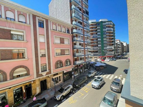 Foto 2 de Pis en venda a Centro Ciudad de 5 habitacions amb terrassa i balcó