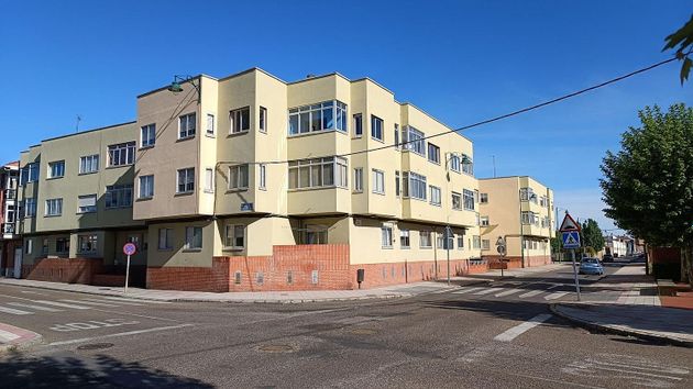 Foto 1 de Piso en venta en La Vega - Oteruelo de 3 habitaciones con terraza y garaje