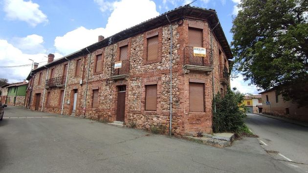 Foto 1 de Casa en venda a Santa Colomba de Curueño de 7 habitacions amb jardí