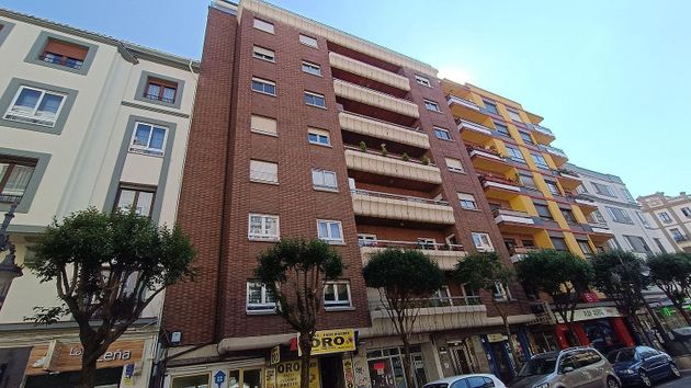 Foto 1 de Pis en venda a Centro Ciudad de 5 habitacions amb terrassa i calefacció
