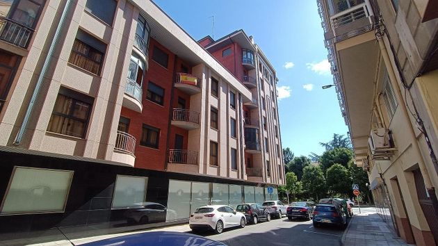 Foto 2 de Dúplex en venta en avenida Condesa de Sagasta de 4 habitaciones con terraza y garaje