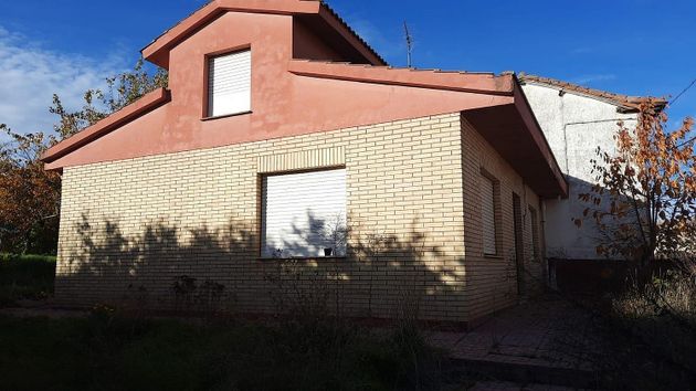 Foto 2 de Casa rural en venta en calle Del Valle de 2 habitaciones con jardín y calefacción