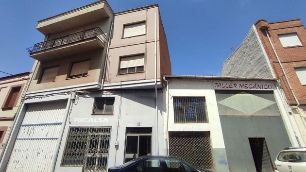 Foto 1 de Edifici en venda a calle Manuel Verdejo de 445 m²
