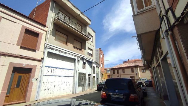 Foto 2 de Edificio en venta en calle Manuel Verdejo de 445 m²