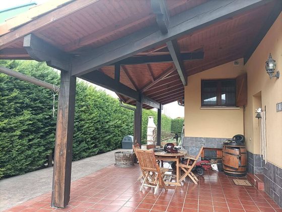 Foto 1 de Casa en venda a Miranda de Ebro de 4 habitacions amb piscina i jardí