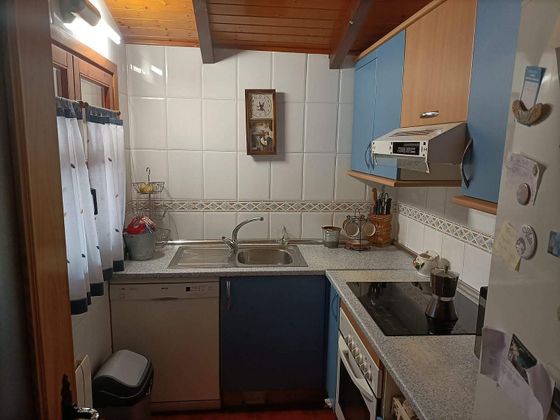 Foto 2 de Venta de casa en Miranda de Ebro de 4 habitaciones con piscina y jardín