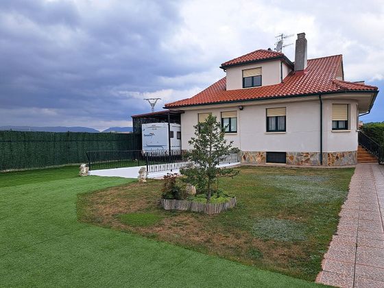 Foto 2 de Casa adossada en venda a Ribera Baja/Erribera Beitia de 4 habitacions amb terrassa i garatge