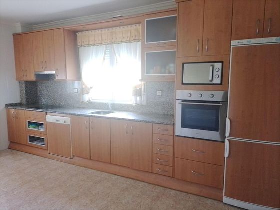 Foto 2 de Casa en venda a Miranda de Ebro de 3 habitacions amb terrassa i garatge