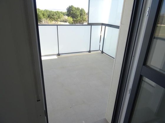 Foto 1 de Venta de piso en Hermanos Falcó - Sepulcro Bolera de 3 habitaciones con terraza y piscina