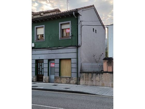 Foto 2 de Venta de casa en San Martín del Rey Aurelio de 2 habitaciones con calefacción