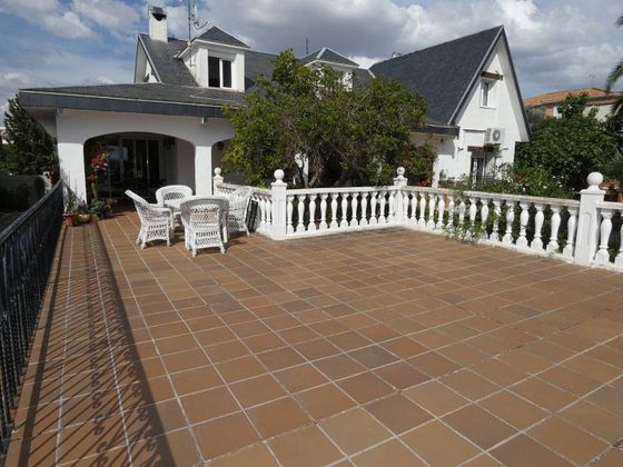 Foto 1 de Casa en venda a Olías del Rey de 6 habitacions amb terrassa i piscina