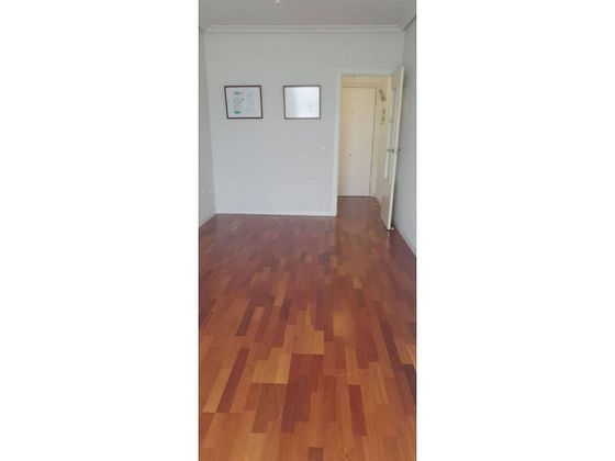 Foto 2 de Piso en venta en Tres Olivos - Valverde de 2 habitaciones con garaje y aire acondicionado