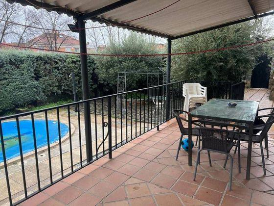 Foto 2 de Casa en venta en Bargas de 4 habitaciones con terraza y piscina