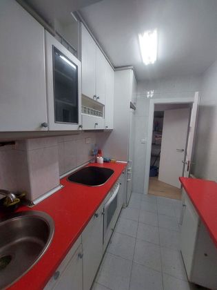 Foto 1 de Piso en alquiler en calle De Salvador Minguijón de 3 habitaciones con balcón y calefacción