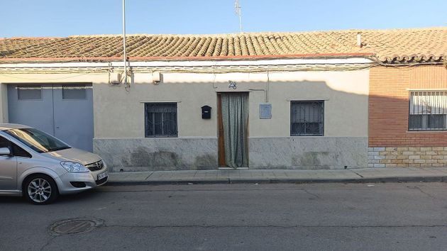 Foto 1 de Casa en venta en Alagón de 4 habitaciones con terraza y garaje