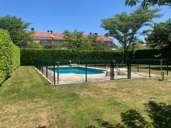 Foto 2 de Xalet en venda a Zizur Mayor/Zizur Nagusia de 7 habitacions amb terrassa i piscina