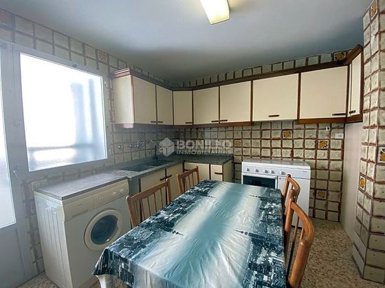 Foto 1 de Venta de piso en Arrabal - Carrel - San Julián de 4 habitaciones con garaje y calefacción