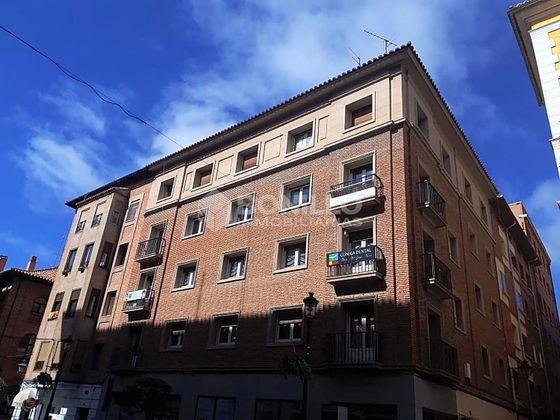 Foto 1 de Venta de piso en Centro - Teruel de 4 habitaciones con garaje y calefacción