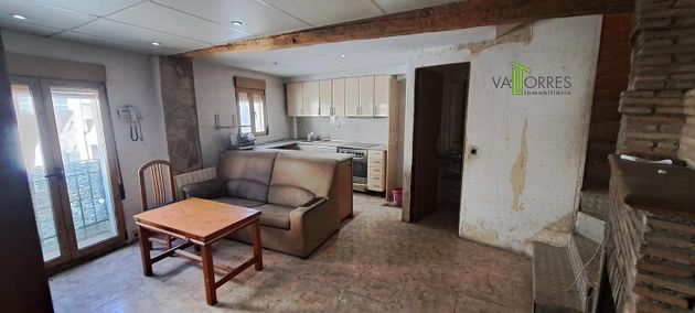 Foto 1 de Venta de casa en Arrabal - Carrel - San Julián de 2 habitaciones con balcón y calefacción