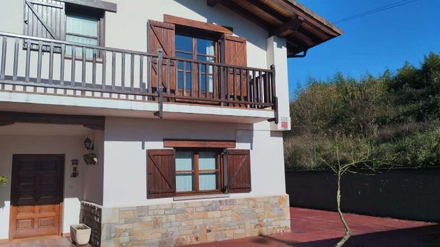 Foto 1 de Casa en venda a Mungia de 4 habitacions amb terrassa i piscina