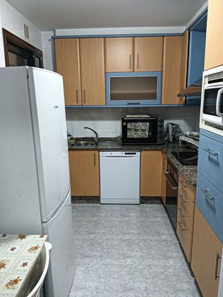 Foto 1 de Piso en venta en calle Gaiteiro Ricardo Portela de 2 habitaciones con garaje y calefacción