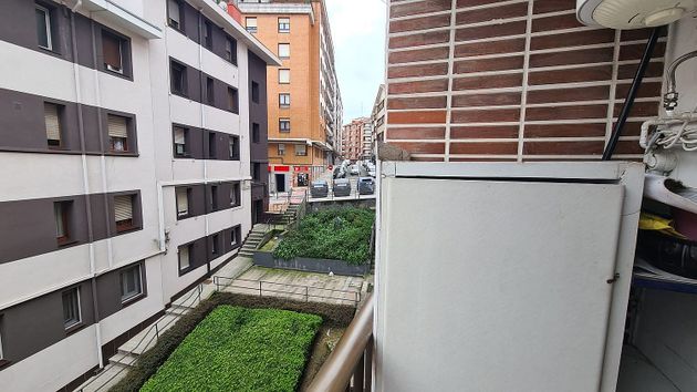 Foto 2 de Pis en venda a calle Simon Bolivar de 2 habitacions amb balcó