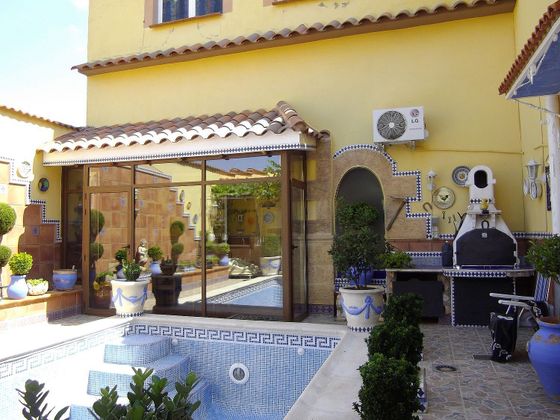 Foto 1 de Casa adossada en venda a Pedro Lamata - San Pedro Mortero de 5 habitacions amb terrassa i piscina
