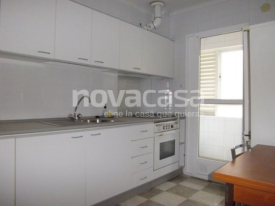 Foto 1 de Pis en venda a Santa Cruz - Industria - Polígono Campollano de 3 habitacions amb garatge i balcó