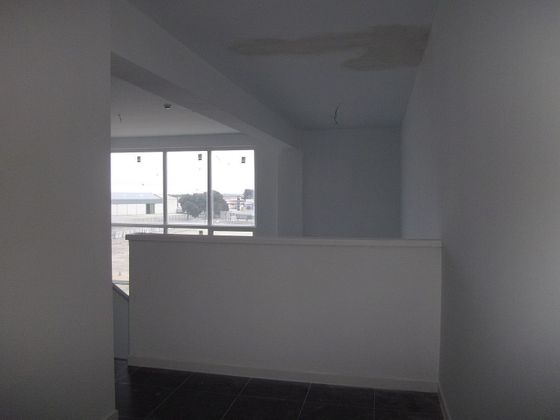 Foto 1 de Dúplex en venda a Santa Cruz - Industria - Polígono Campollano de 2 habitacions amb terrassa i garatge