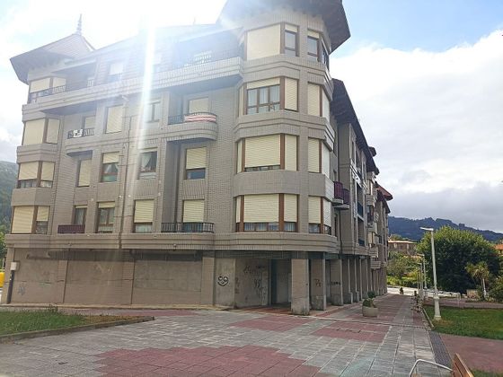 Foto 2 de Pis en venda a Muskiz de 3 habitacions amb balcó i calefacció