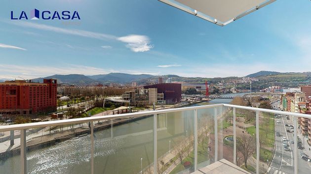 Foto 2 de Pis en venda a San Pedro de Deusto-La Ribera de 3 habitacions amb terrassa i ascensor