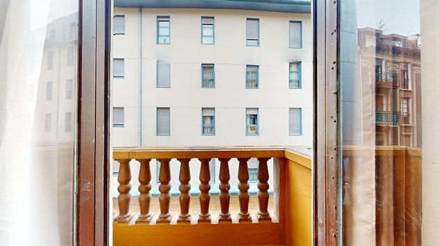 Foto 2 de Piso en venta en San Francisco de 3 habitaciones con balcón