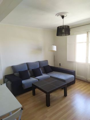 Foto 2 de Alquiler de piso en Fonteta de Sant Lluís de 2 habitaciones con muebles y balcón