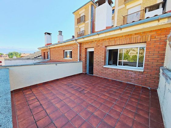 Foto 1 de Ático en venta en Sabiñánigo de 3 habitaciones con terraza y calefacción